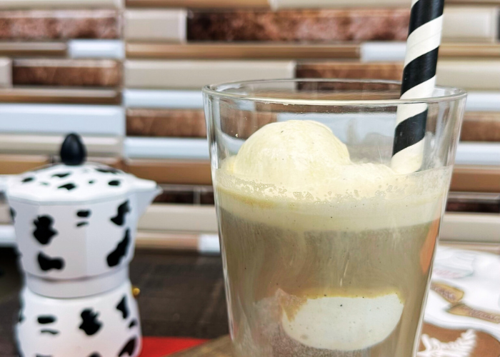 Café Frío con bola de Helado