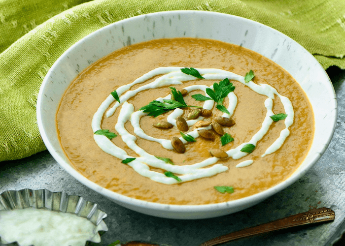 Sopa cremosa de calabaza y champiñones