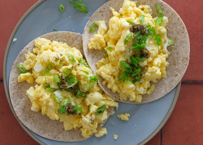 TACOS DE HUEVO ESPONJOSO