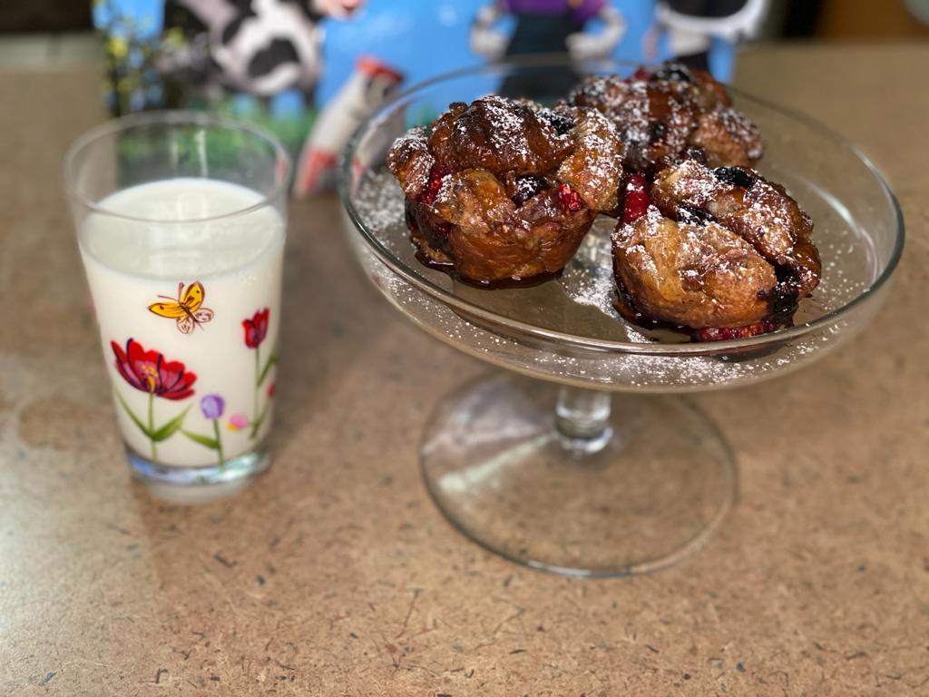 Cupcakes de Tostadas Francesa con Frutas Frescas