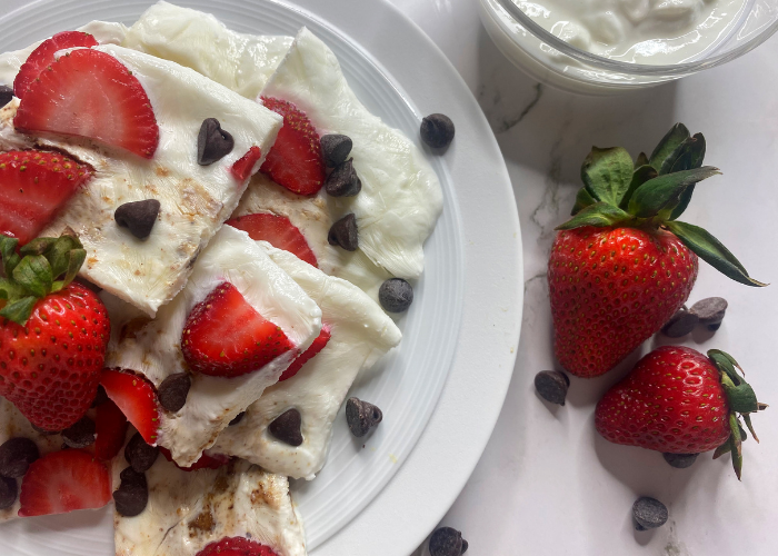 CORTEZA DE YOGUR DE FRESA CONGELADA