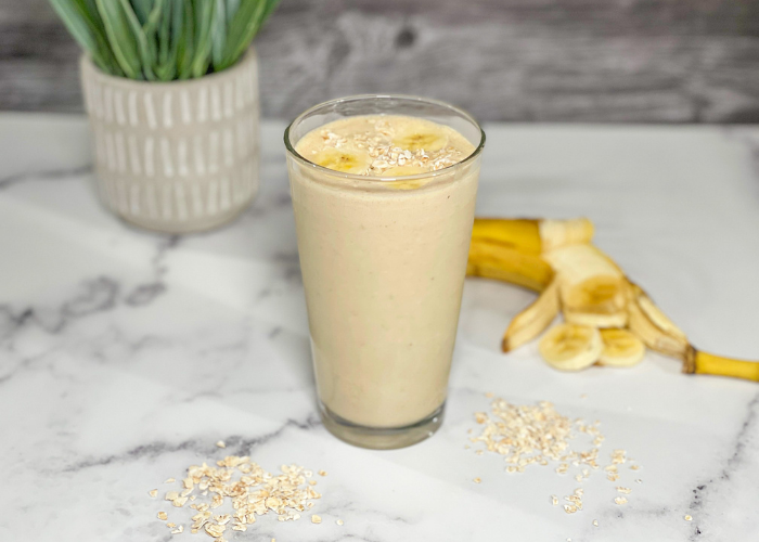 Batido de avena y banana con mantequilla de maní