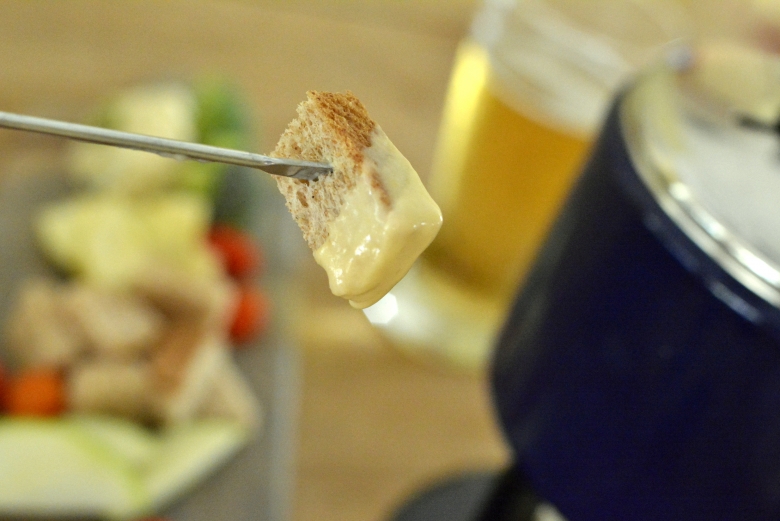 Fondue de Queso Cheddar y Cerveza Negra