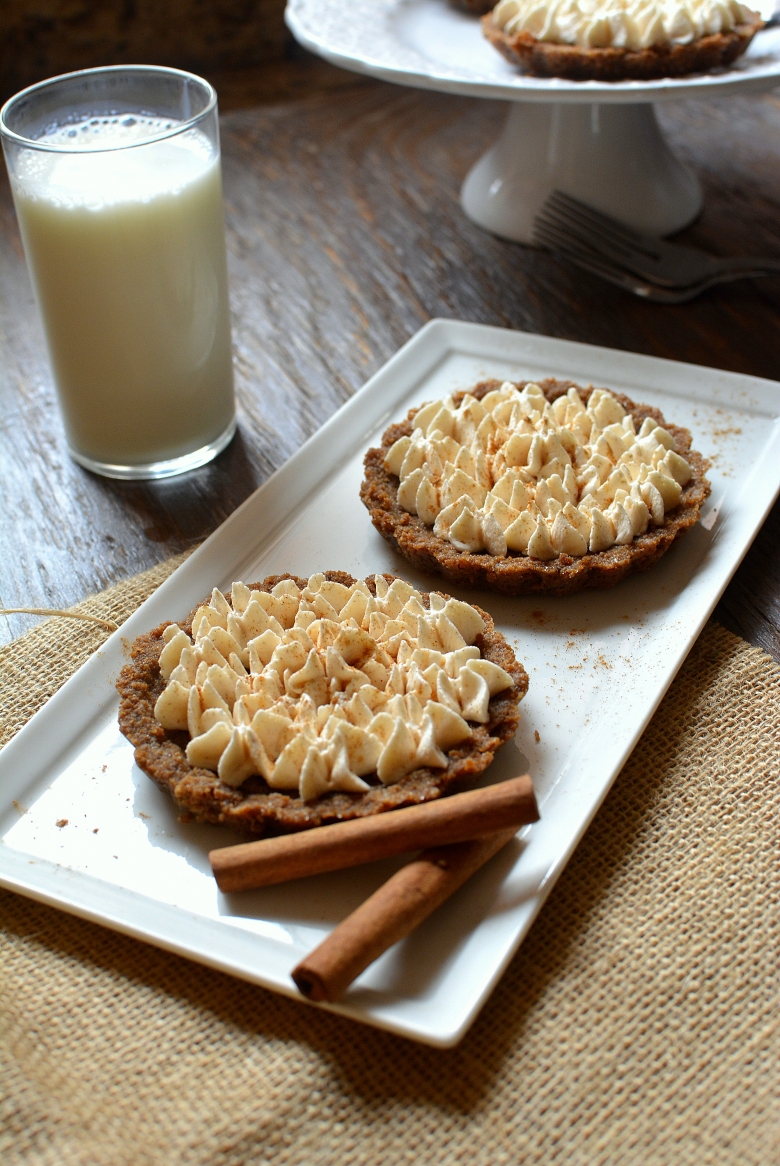 Tartaletas de Calabaza y Arce con Corteza de Galleta de Jengibre