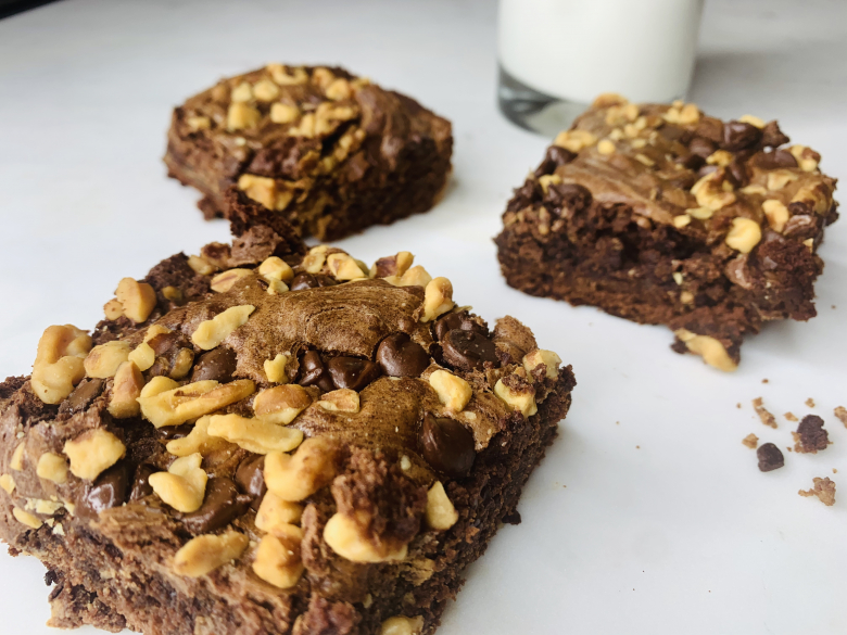 Brownies de chocolate con mantequilla de maní