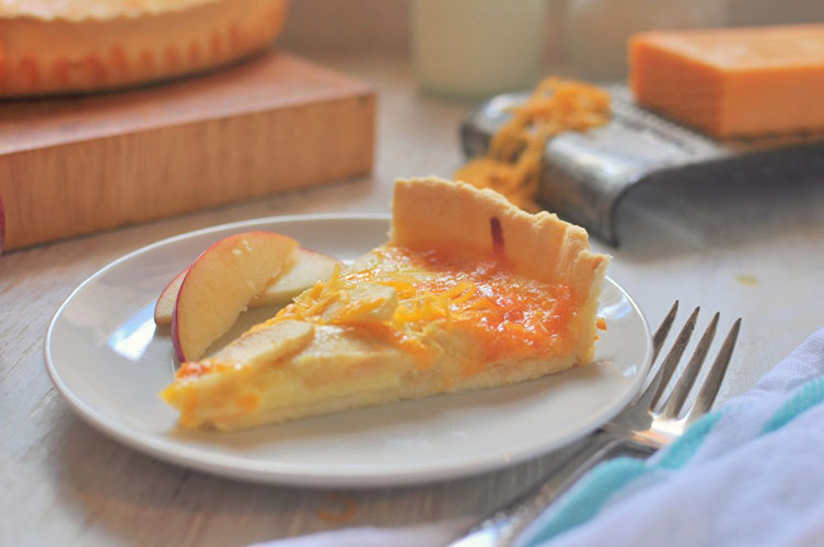 Tartaleta de manzana y queso Cheddar
